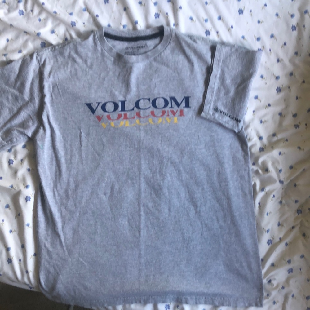 Boys Volcom tee-shirt, never worn